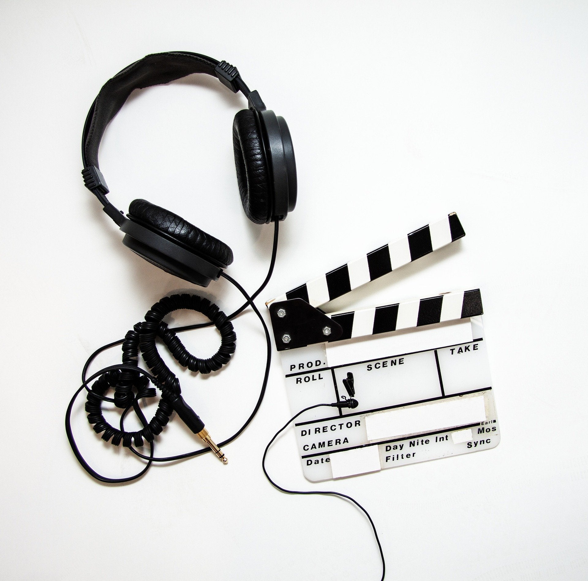 Microphone Setup- Image Courtesy of Pixabay.